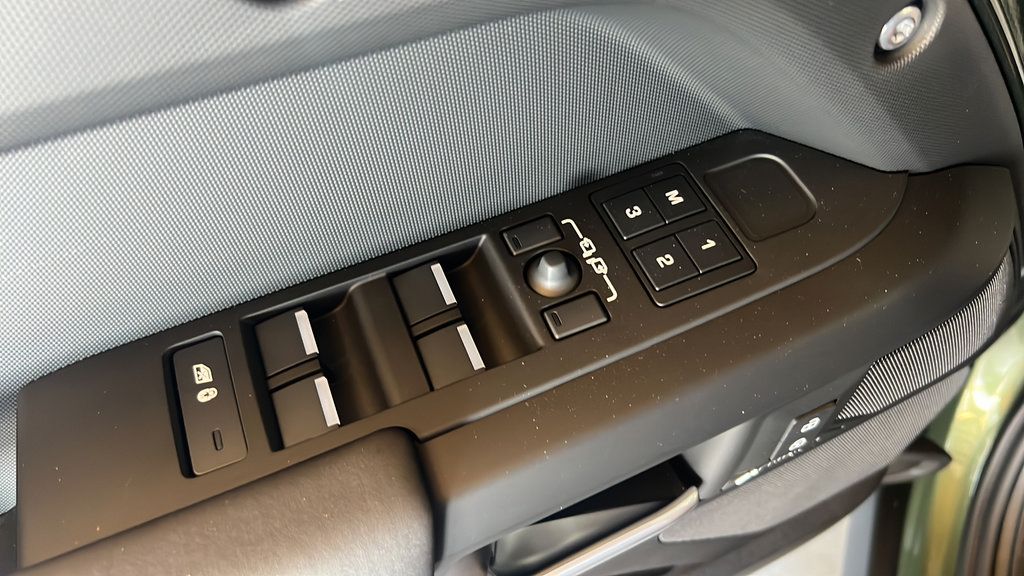 New 2026 Land Rover Defender 110 S AWD/4WD image 22