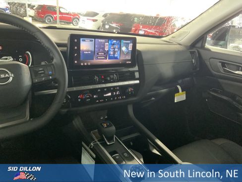 New 2026 Nissan Pathfinder Platinum image 7