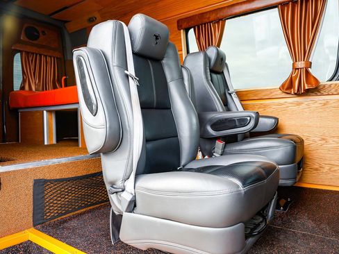 Used 2024 Mercedes-Benz Sprinter 2500 image 21