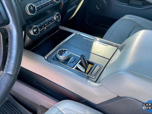 Used 2020 Ford Expedition Limited w/ Equipment Group 301A image 18