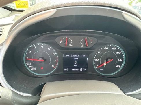 Used 2024 Chevrolet Malibu LT FWD image 9