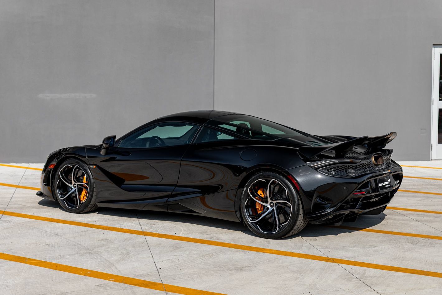 Used 2024 McLaren 750S RWD image 18