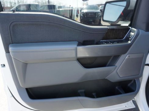 Used 2021 Ford F150 Lariat w/ Equipment Group 501A Mid image 17