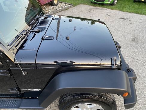 Used 2018 Jeep Wrangler Unlimited Sport S AWD/4WD image 47