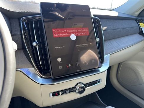 New 2026 Volvo XC90 T8 Ultra image 15