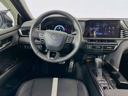 Certified 2025 Toyota Camry SE image 21