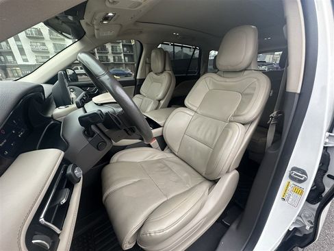 Used 2022 Lincoln Aviator Reserve w/ Equipment Group 201A image 18