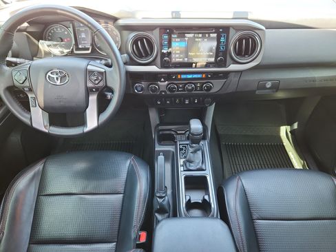 Used 2017 Toyota Tacoma TRD Pro AWD/4WD image 12