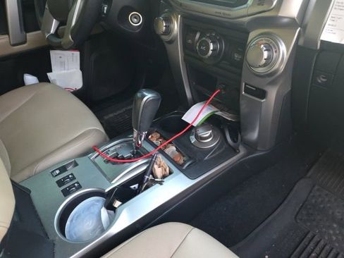 Used 2018 Toyota 4Runner SR5 Premium image 15