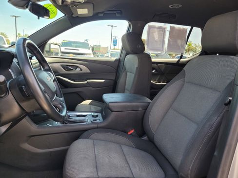 Used 2023 Chevrolet Traverse LT AWD/4WD image 10