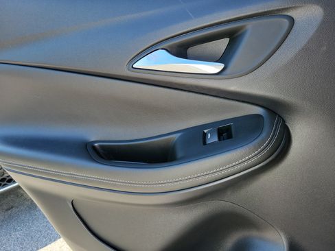Used 2025 Buick Encore GX Preferred FWD image 13