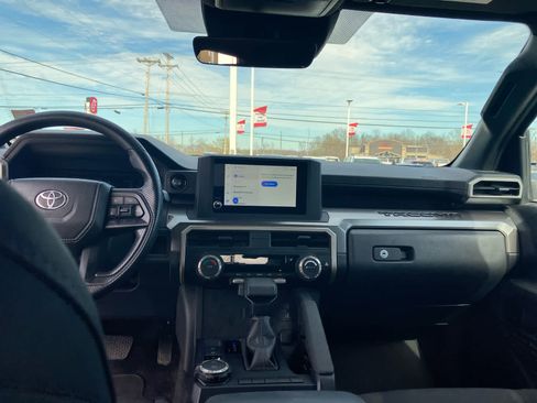 Certified 2024 Toyota Tacoma SR5 image 31