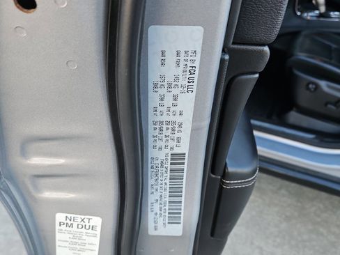 Used 2017 Jeep Grand Cherokee Limited w/ Luxury Group II image 26