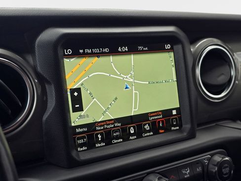 Used 2019 Jeep Wrangler Unlimited Sahara AWD/4WD image 25