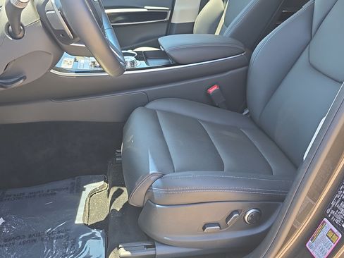 New 2026 Genesis GV70 2.5T AWD/4WD image 13
