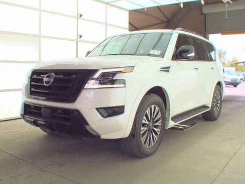 Used 2023 Nissan Armada SL w/ Midnight Edition Package AWD/4WD image 6