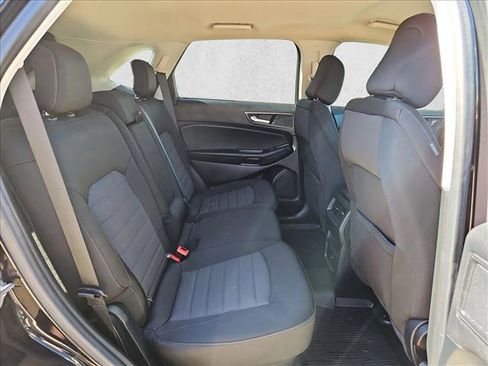 Used 2022 Ford Edge SE image 19
