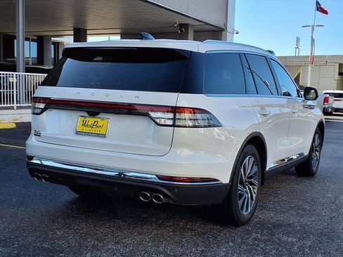 New 2026 Lincoln Aviator 2WD image 2