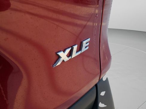 Used 2021 Toyota RAV4 XLE w/ Convenience Package image 31