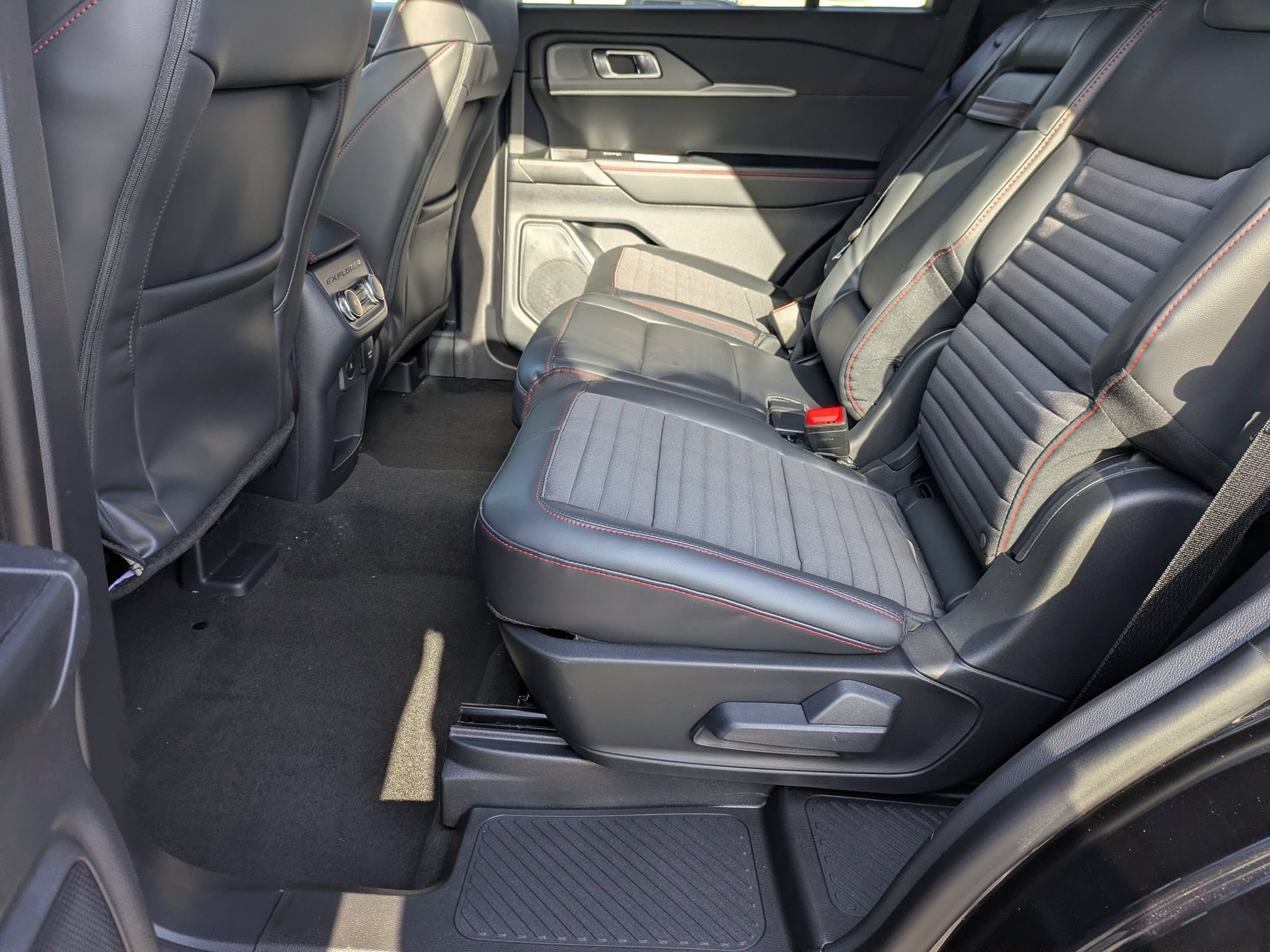 New 2026 Ford Explorer ST-Line w/ Premium Package RWD image 27