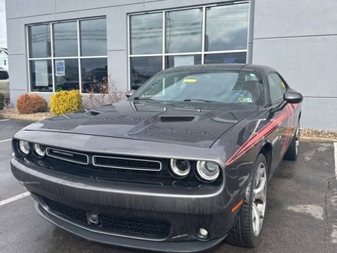 Used 2016 Dodge Challenger SXT Plus image 1