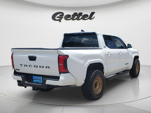 Certified 2024 Toyota Tacoma SR5 AWD/4WD image 5