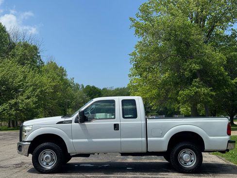 Used 2014 Ford F250 XL w/ Power Equipment Group AWD/4WD image 10