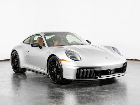 Used 2026 Porsche 911 Carrera 4 GTS image 4