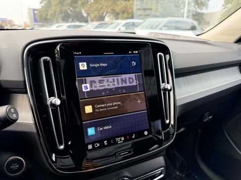 Certified 2025 Volvo XC40 B5 Core image 20