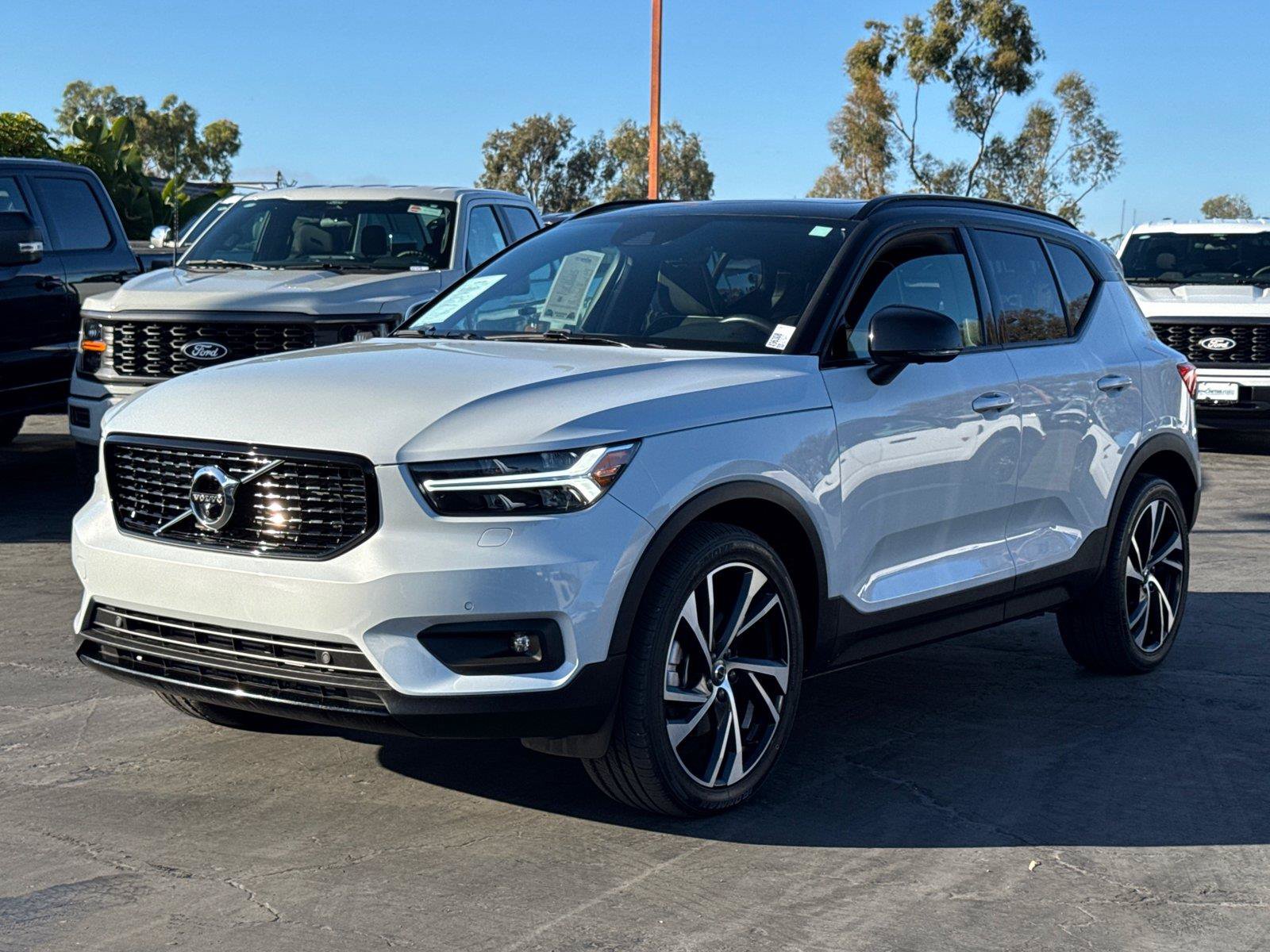 Used 2021 Volvo XC40 T5 R-Design w/ Protection Package AWD/4WD image 4