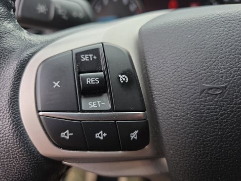 Used 2021 Ford Explorer XLT image 23