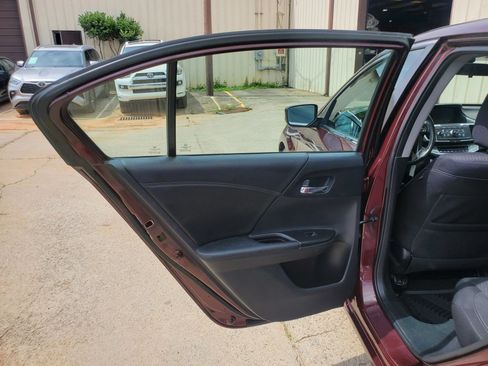 Used 2015 Honda Accord Sport image 22