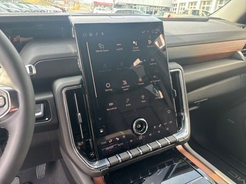 New 2026 GMC Yukon XL Denali image 21