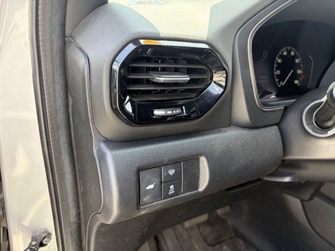 Used 2024 Honda Pilot TrailSport image 8