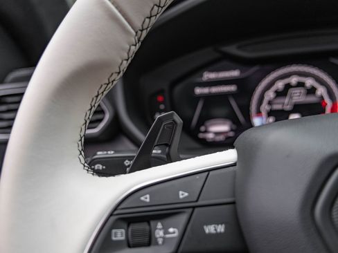 Used 2019 Lamborghini Urus image 24