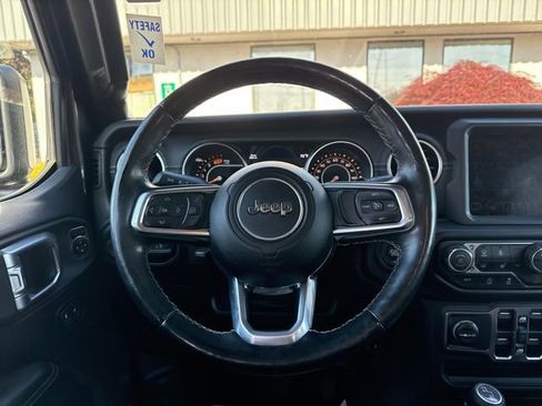 Used 2020 Jeep Wrangler Unlimited Sahara AWD/4WD image 21