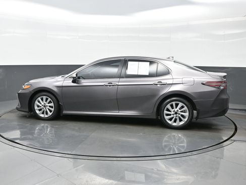 Used 2023 Toyota Camry LE image 3