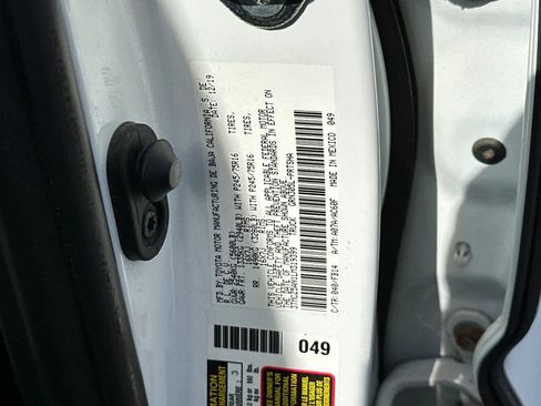 Used 2020 Toyota Tacoma SR image 30