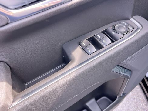 New 2026 GMC Sierra 1500 SLE image 14