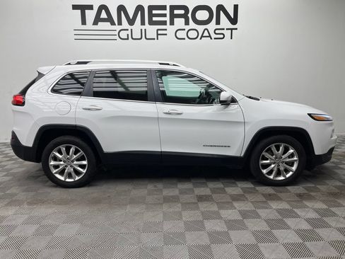 Used 2017 Jeep Cherokee Limited FWD image 4