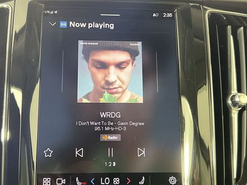 Certified 2025 Volvo XC60 B5 Core image 14