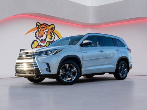 Used 2018 Toyota Highlander Limited Platinum image 1