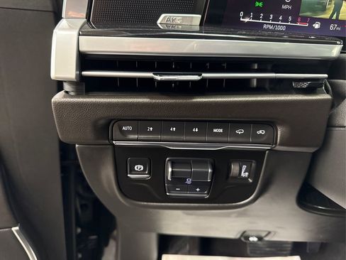 Used 2025 Cadillac Escalade Sport w/ Touring Package image 36