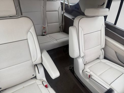 Used 2021 GMC Yukon XL Denali AWD/4WD image 31