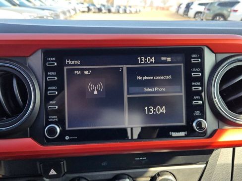Used 2020 Toyota Tacoma TRD Off-Road AWD/4WD image 20