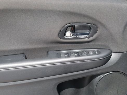 Used 2020 Honda HR-V Sport image 23