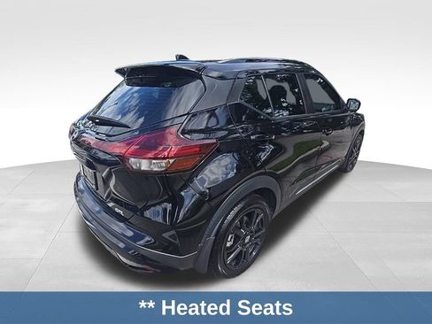 Used 2023 Nissan Kicks SR w/ SR Premium Package FWD image 7