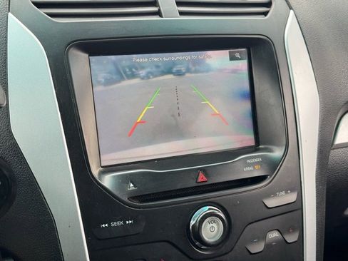 Used 2013 Ford Explorer XLT image 32