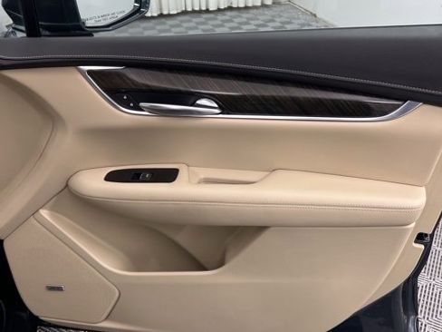 Used 2019 Cadillac XT5 Base image 21