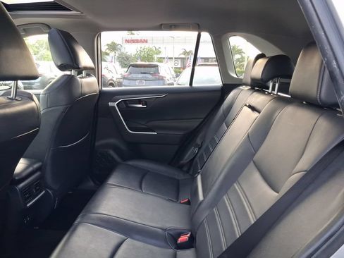 Used 2020 Toyota RAV4 XLE Premium FWD image 11